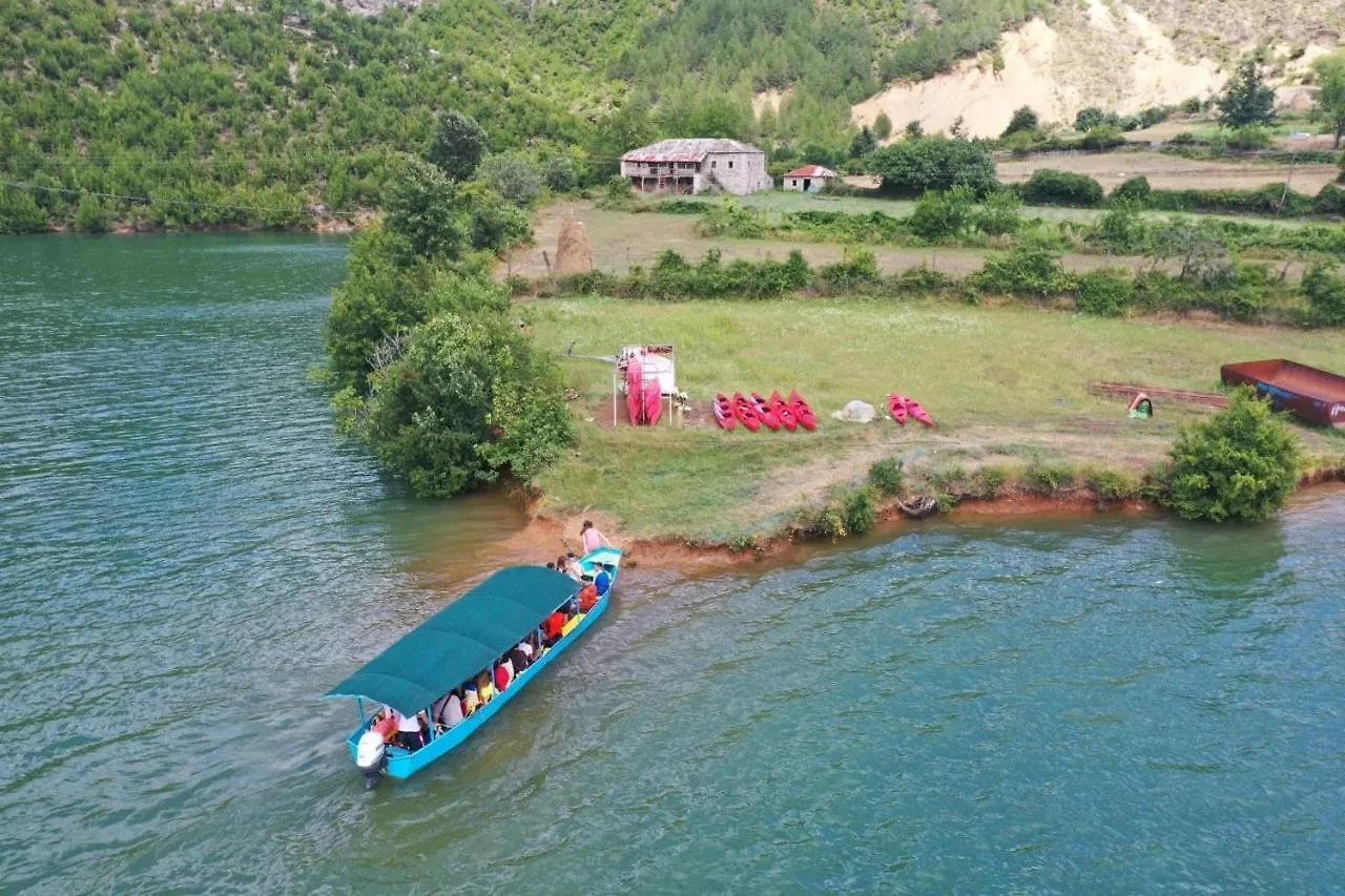 5 Stinet Villa Koman Albania