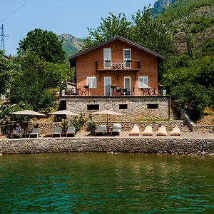Guest house Borealis, Koman