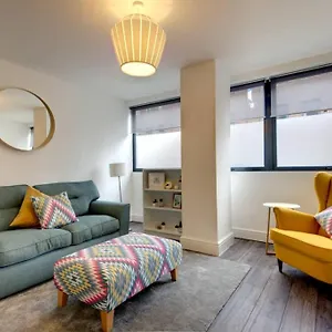 Stylish Spot , Sheffield United Kingdom